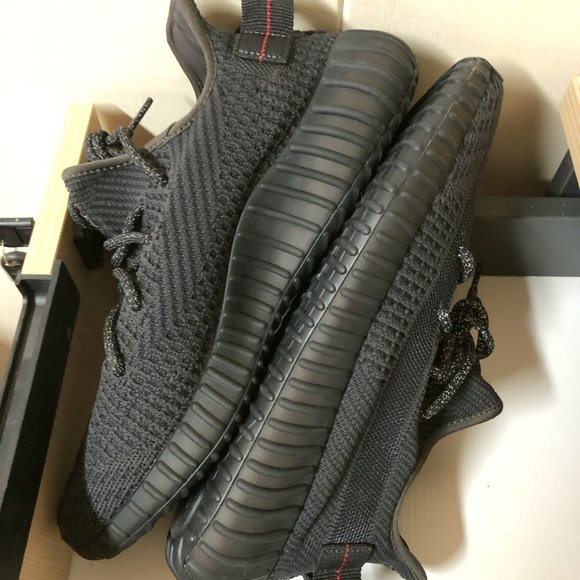 Yeezy 350 V2 Black main image 5